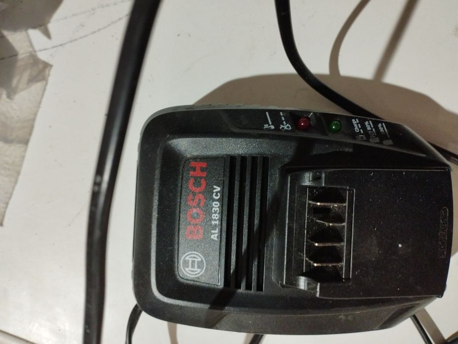 Зарядне шуруповерта,,Boshh"-літій