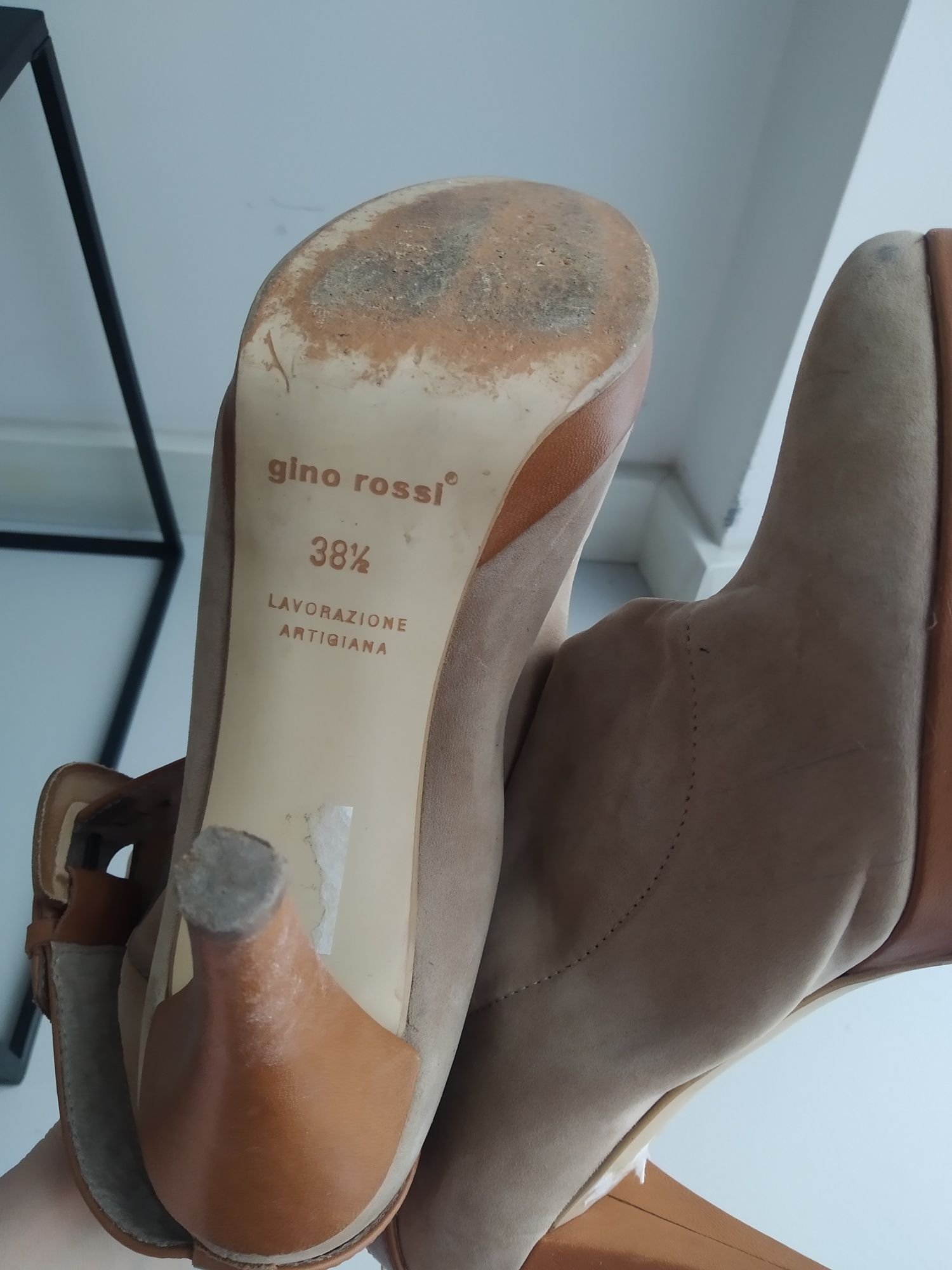 Gino Rossi - beżowe botki na obcasie - skóra naturalna - 38.5