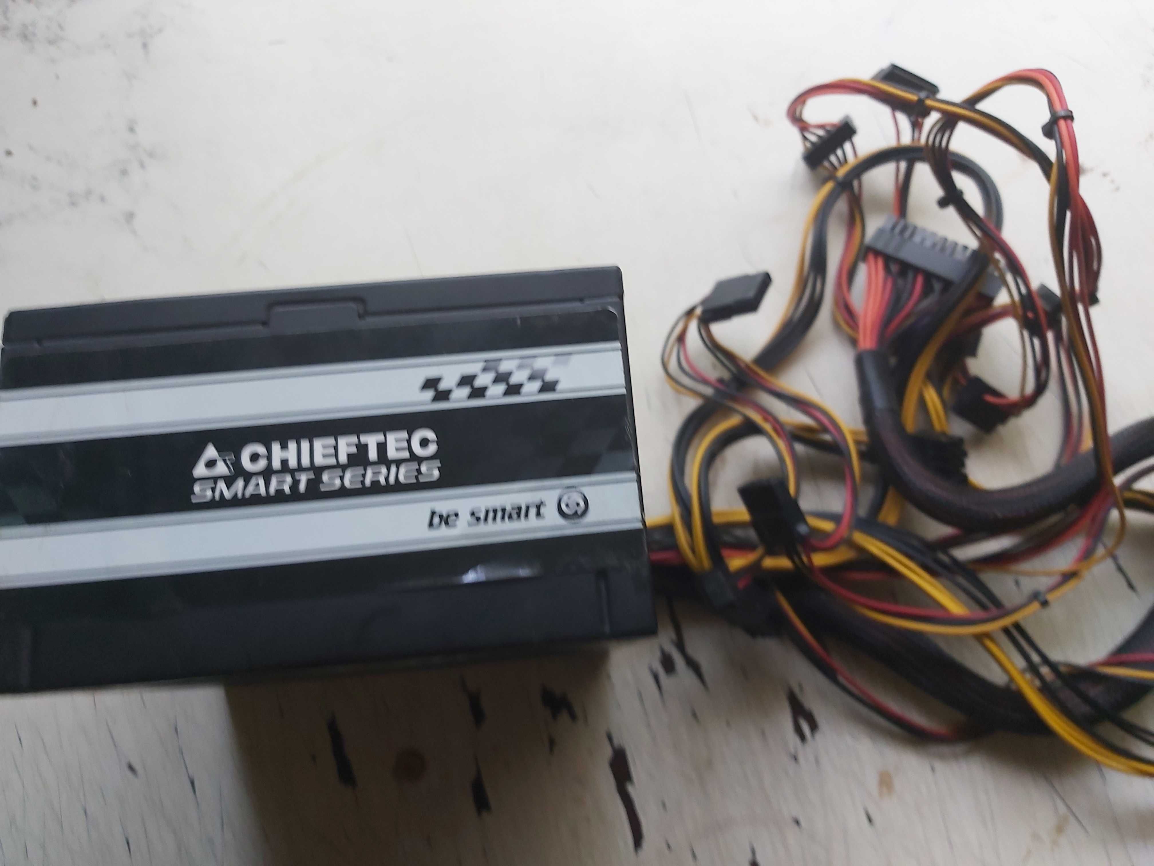 Блок питания CHIEFTEC Smart 700W