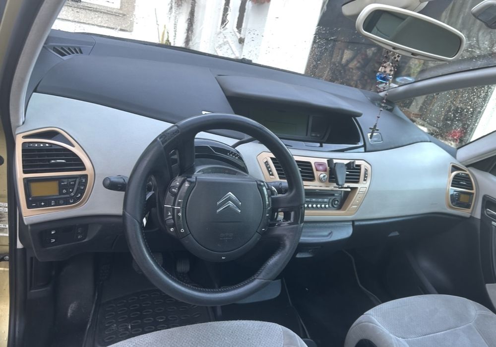 Carrinha Citroën de 7 lugares
