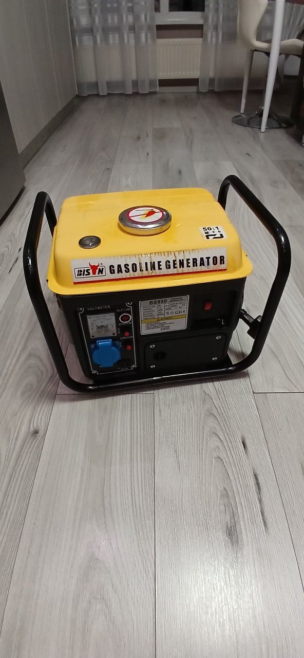 Бензогенератор. 1000W