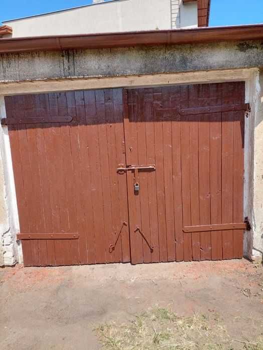 Murowany garaż na Sułkowskiego sprzedam