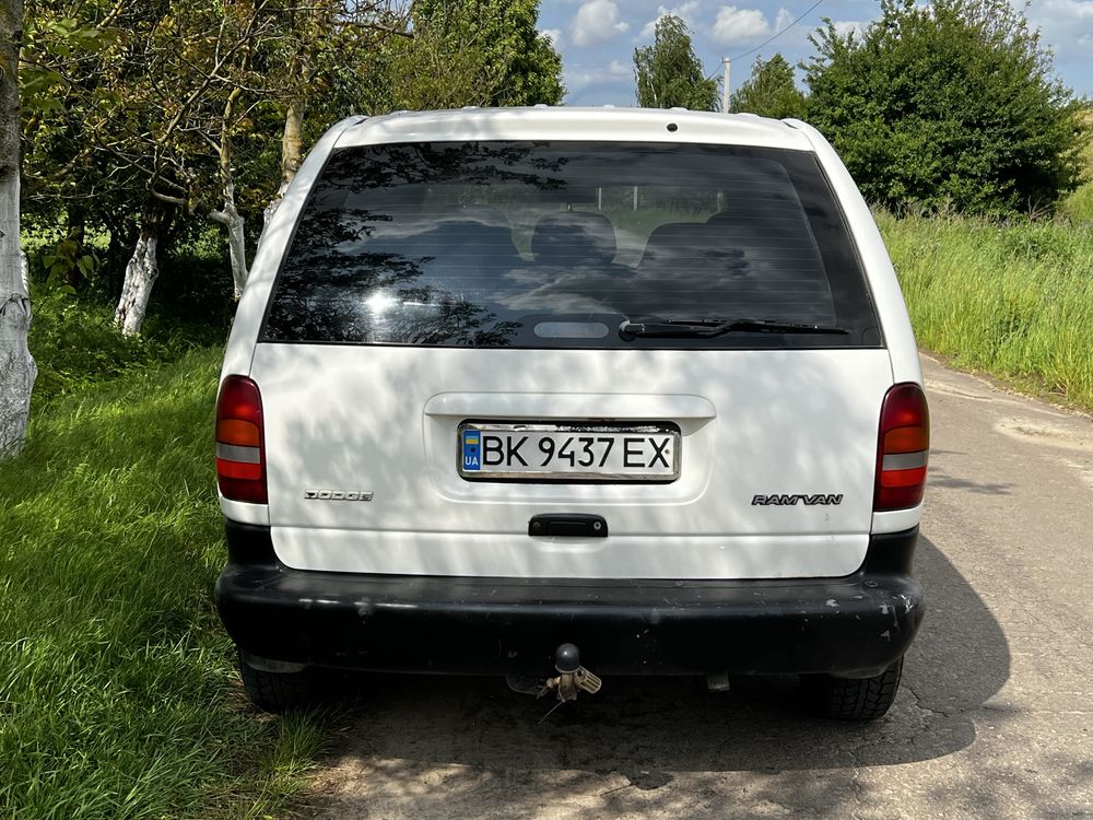 Продам автомобіль Dodge Ram Van 1999