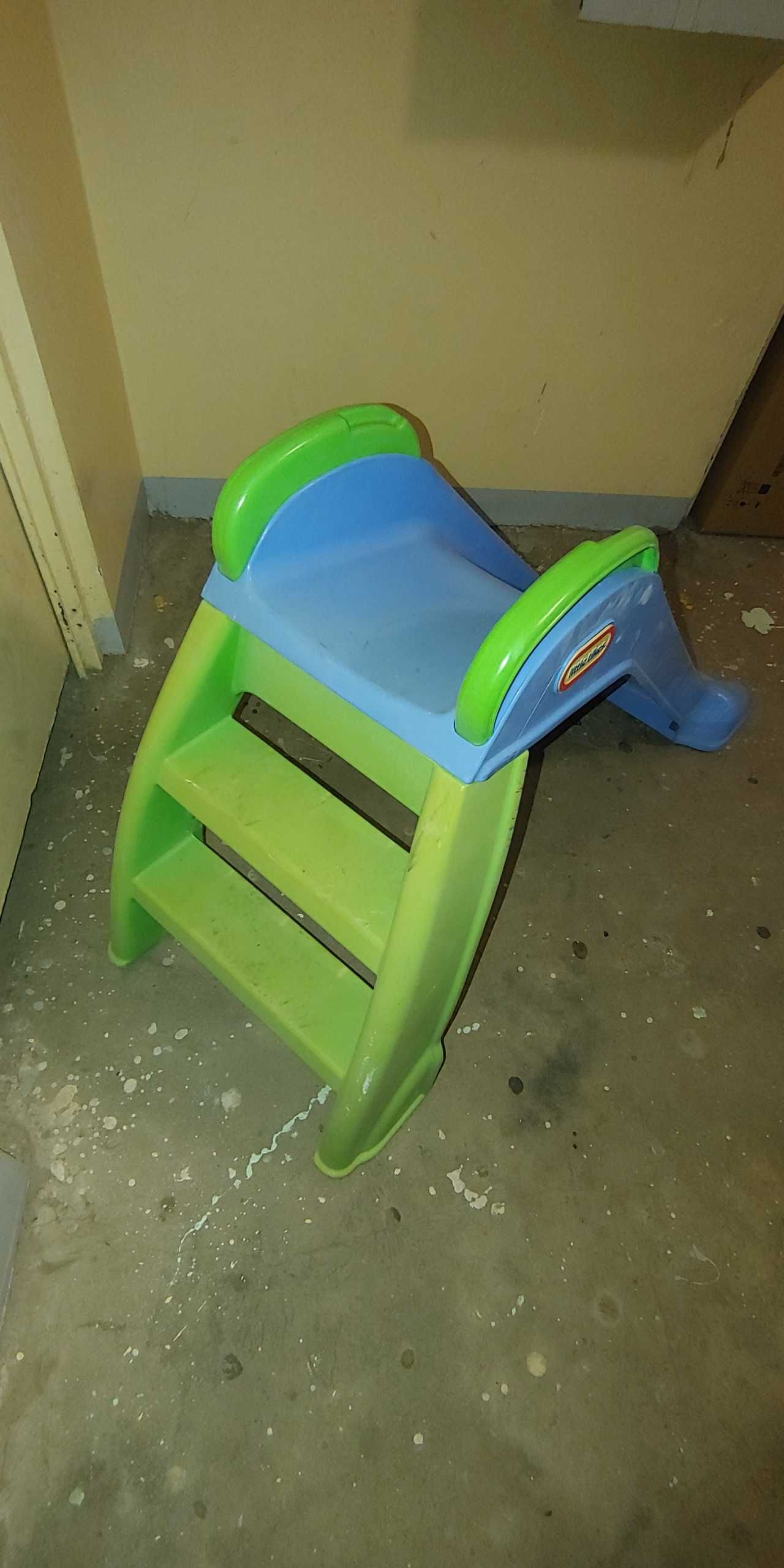 Zjeżdżalnia dla dzieci Little Tikes