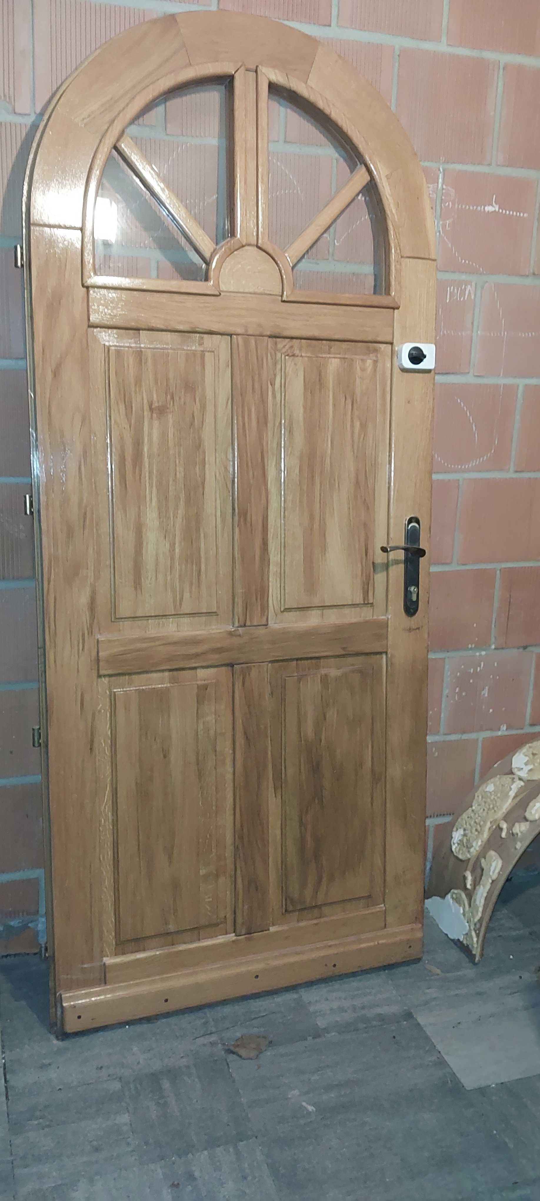 Drzwi drewniane dębowe zewnętrzne