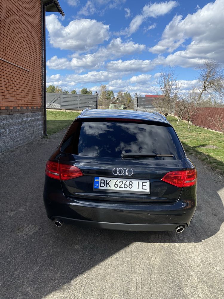 Продам audi a4 b8