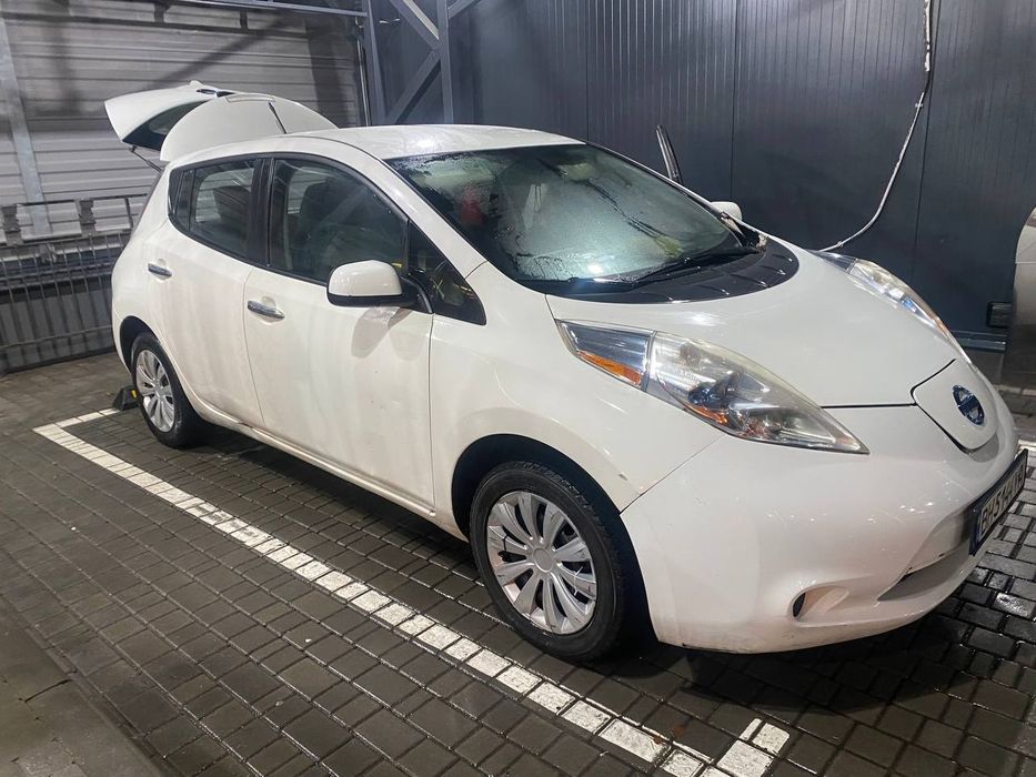 Nissan leaf 2014
