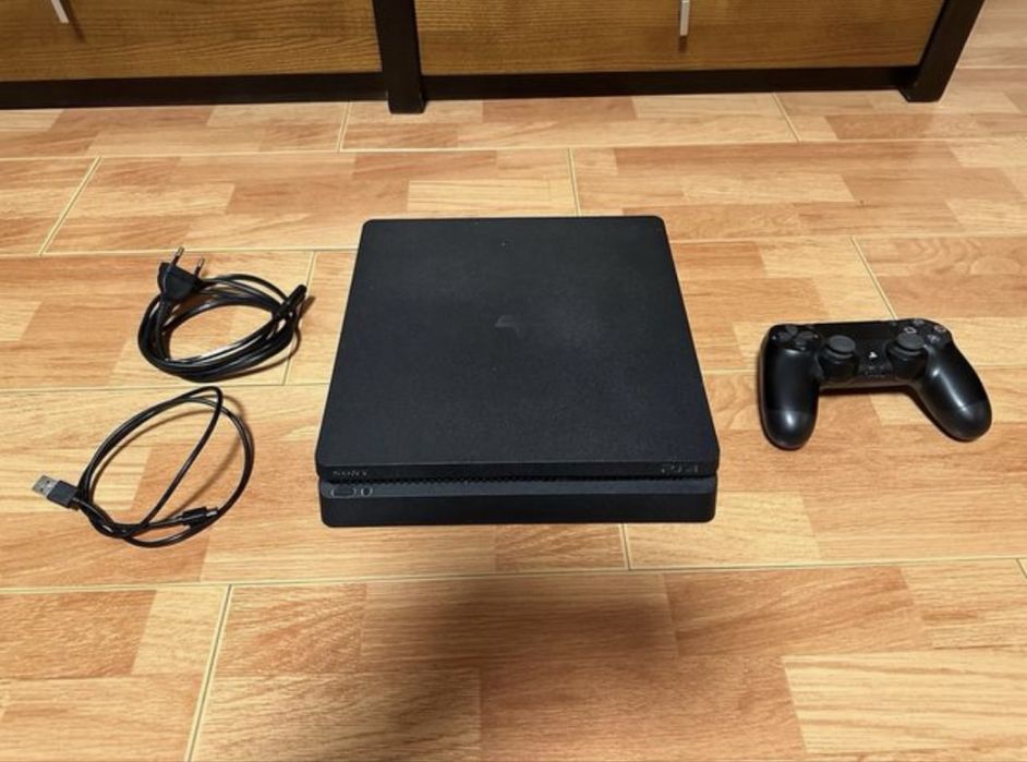 PlayStation 4 Slim 1TB