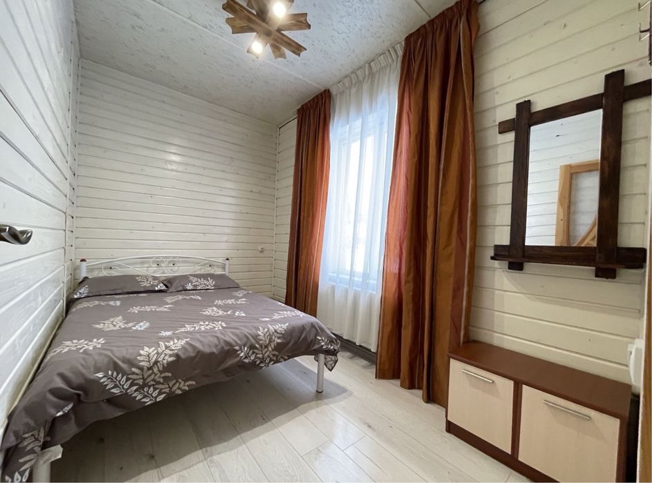 Славсько у центрі будинок! Без власників!Чан !Подова оренда житла!