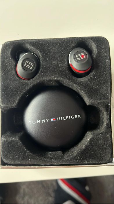 Sluchawki air pods tommy hilfiger