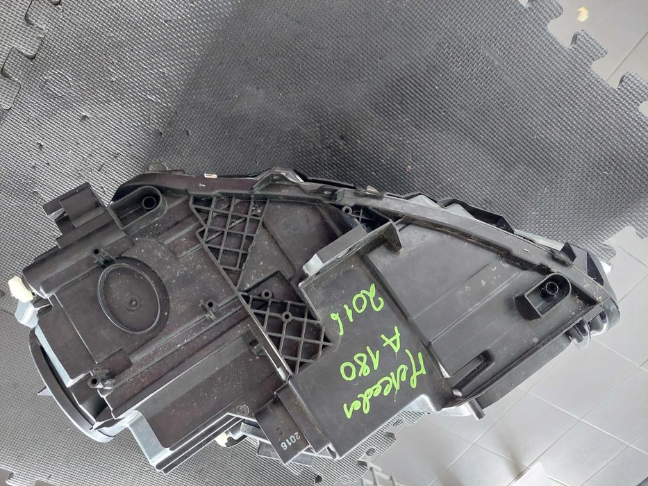 farol drt mercedes A 180