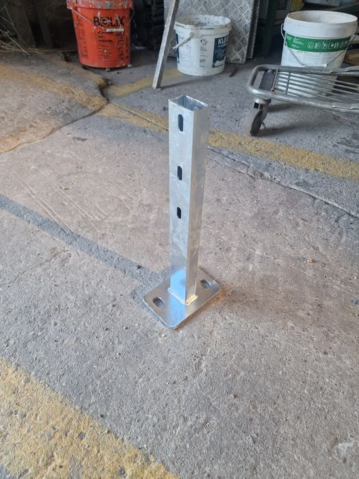 Marki, słupki, uchwyty montażowe ocynkowane 50x30