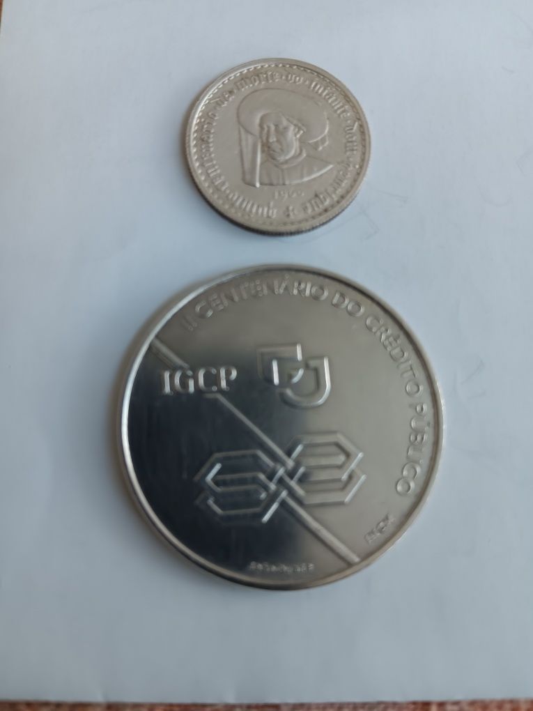 2 moedas de prata.