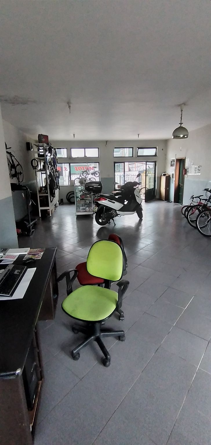 Espaço comercial em Gondomar junto ctt. S.pedro da cova o próprio.