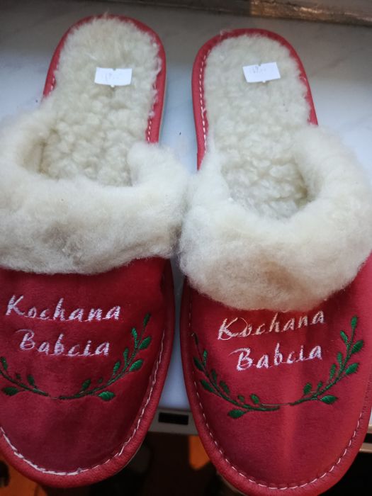 Kapcie damskie dla babci 

Klasyczne kolory,