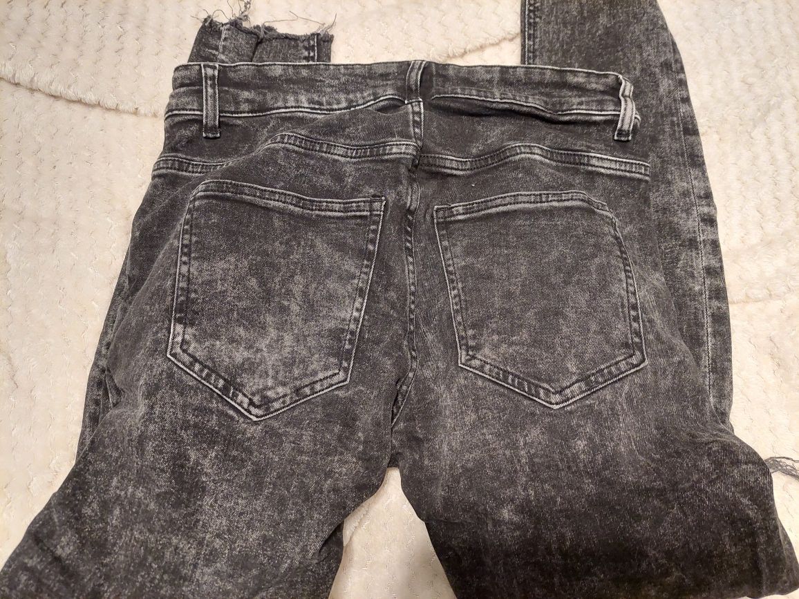 Czarne jeansy rurki elastyczne 38/40 H&M