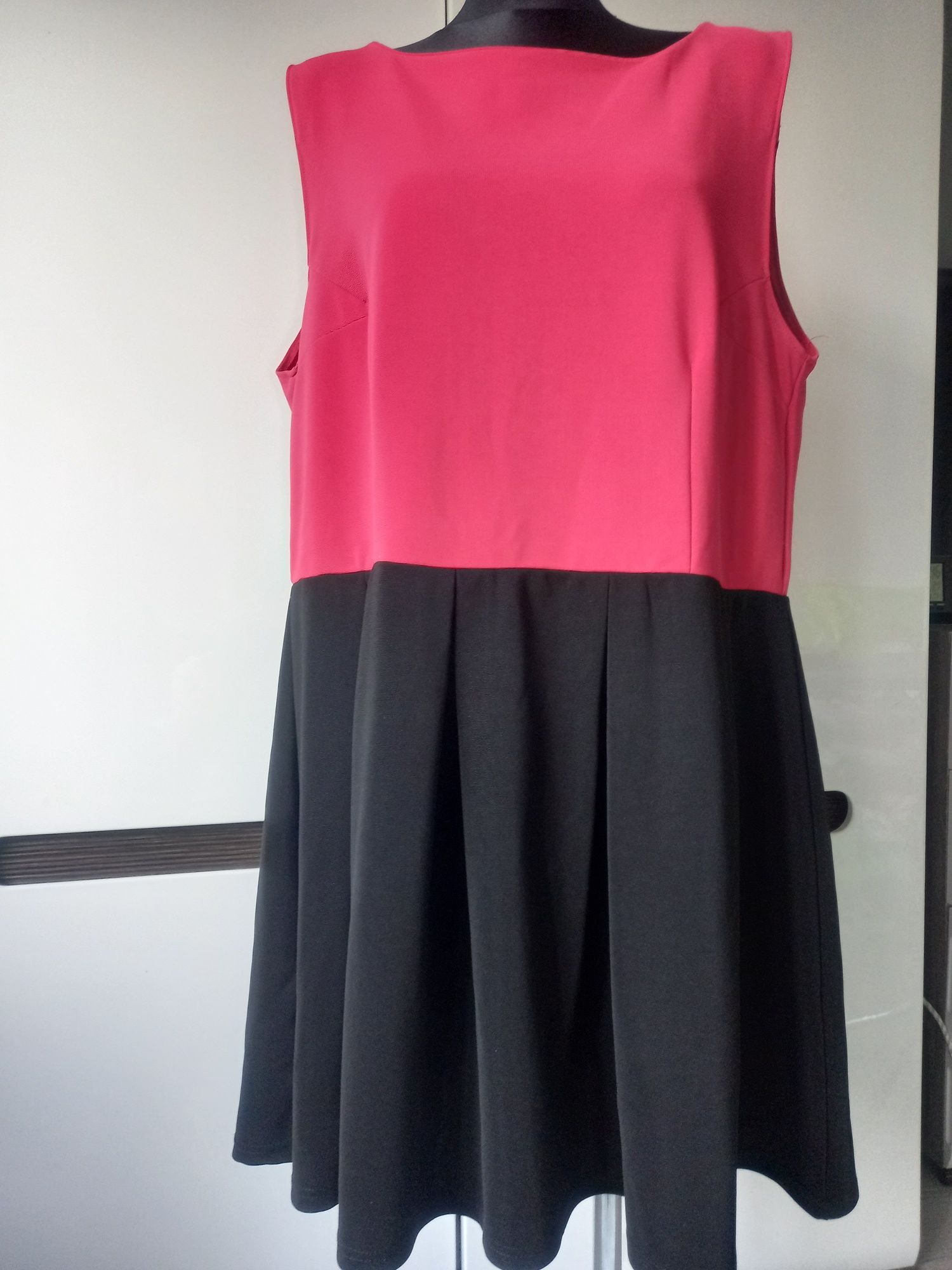 Sukienka róż czarny love drobe 4XL 48 roz 20 suwak