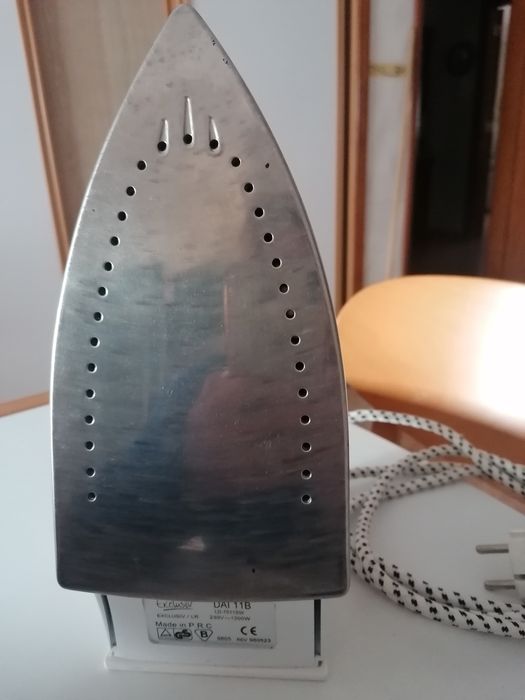 Ferro eléctrico a vapor