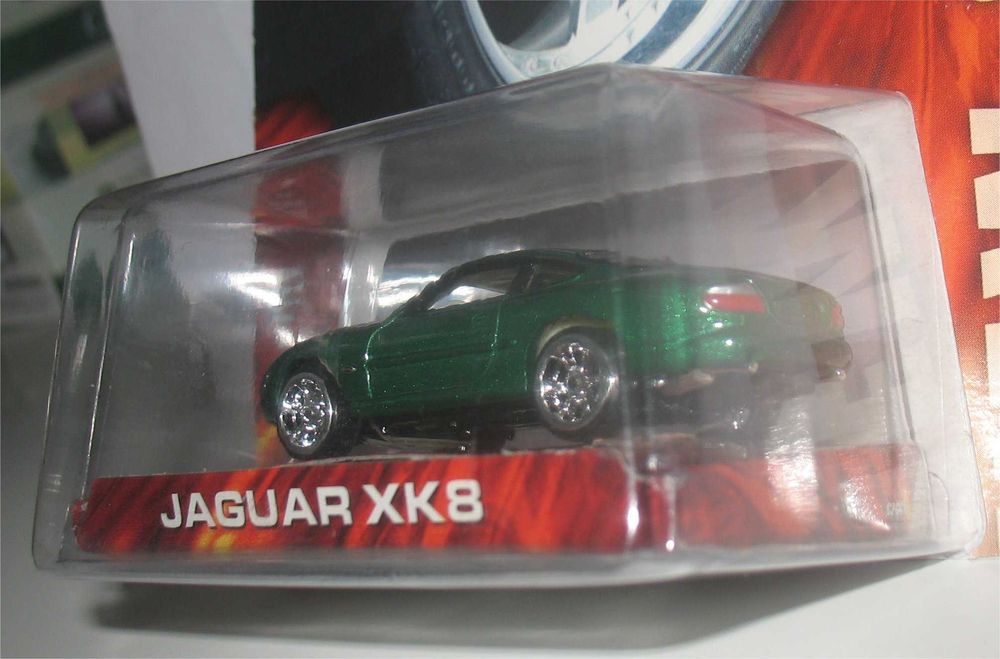 Hot Wheels - Jaguar XK8 - Whips Team Baurtwell - 2004