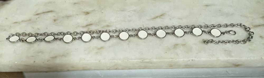 Cinto prateado bonito