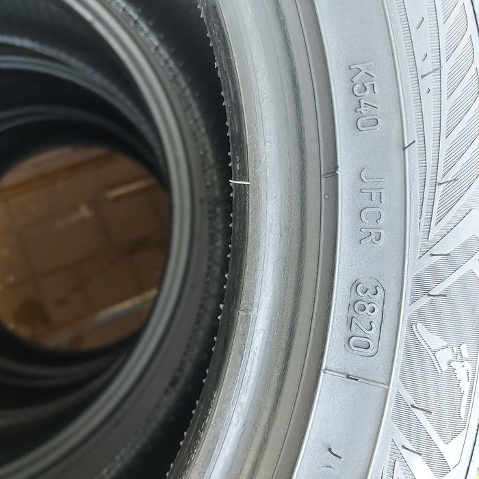 Opony Goodyear Vector 225/50/17 Wielosezonowe całoroczne