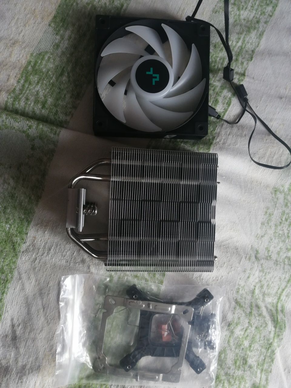 Охолодження процессора deepcool ag400 argb. Кулер.