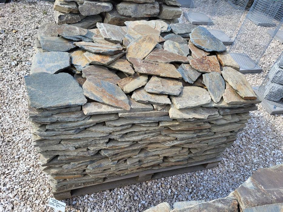 Łupek wielkopłytowy księżycowy Kamień wielkopłytowy oczka wodne kaskad