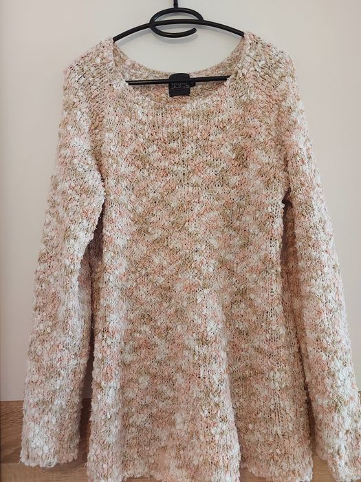 Reserved Sweter damski bucle -40/42