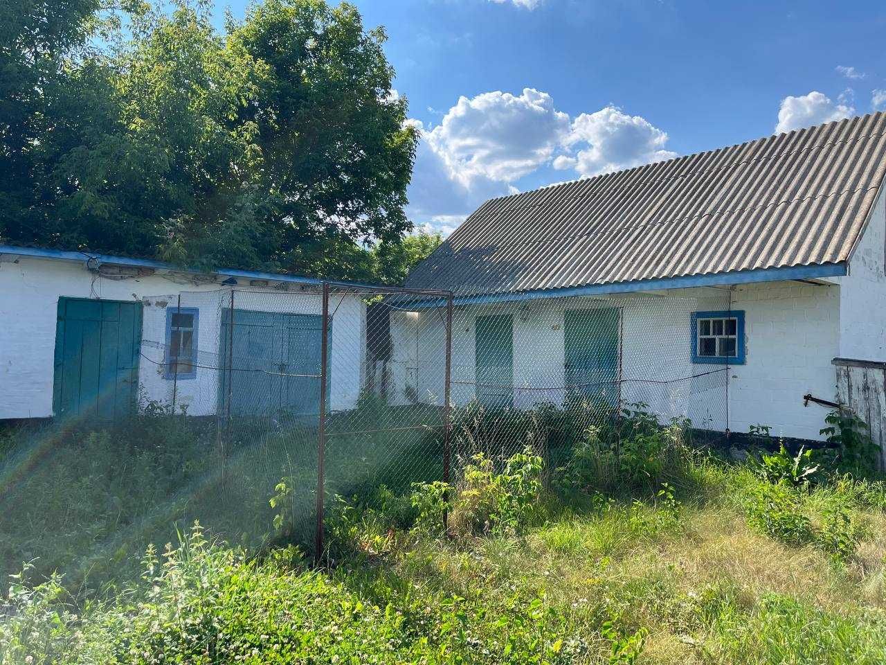 Продаж будинку з земельною ділянкою