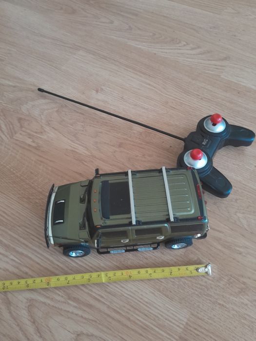 Машинка на радіоуправлінні Hummer