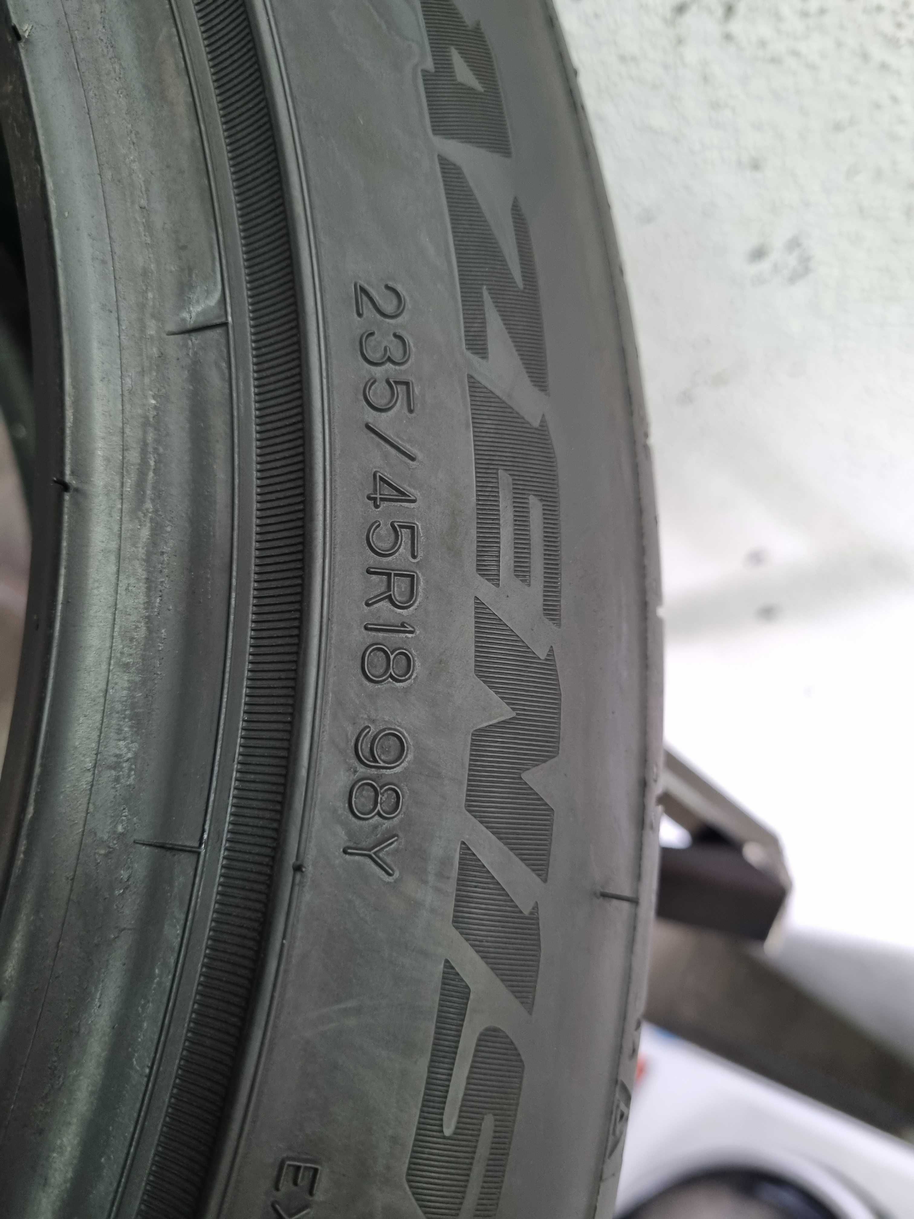 235/45/18 98Y Falken Azenis FK520 D.0124