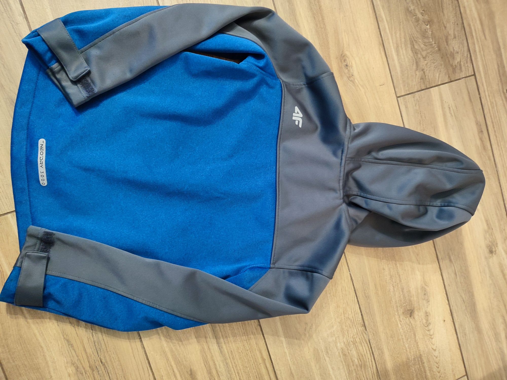 Softshell 4f rozmiar 140