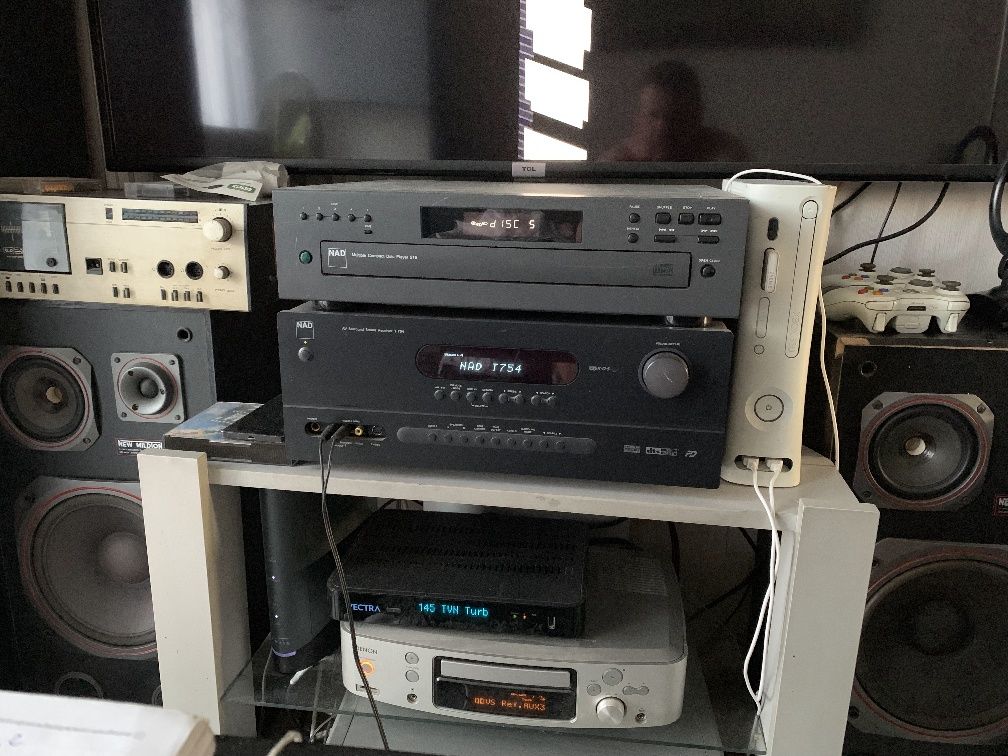 Potężny amplituner NAD t 754 + zmieniarką na 5 płyt NAD 515