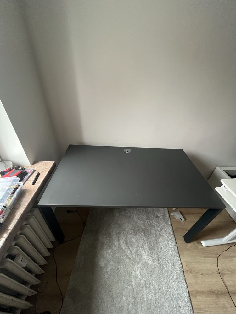 Gotowe do transportu - Solidne biurko komputerowe - 140cm x 80 cm
