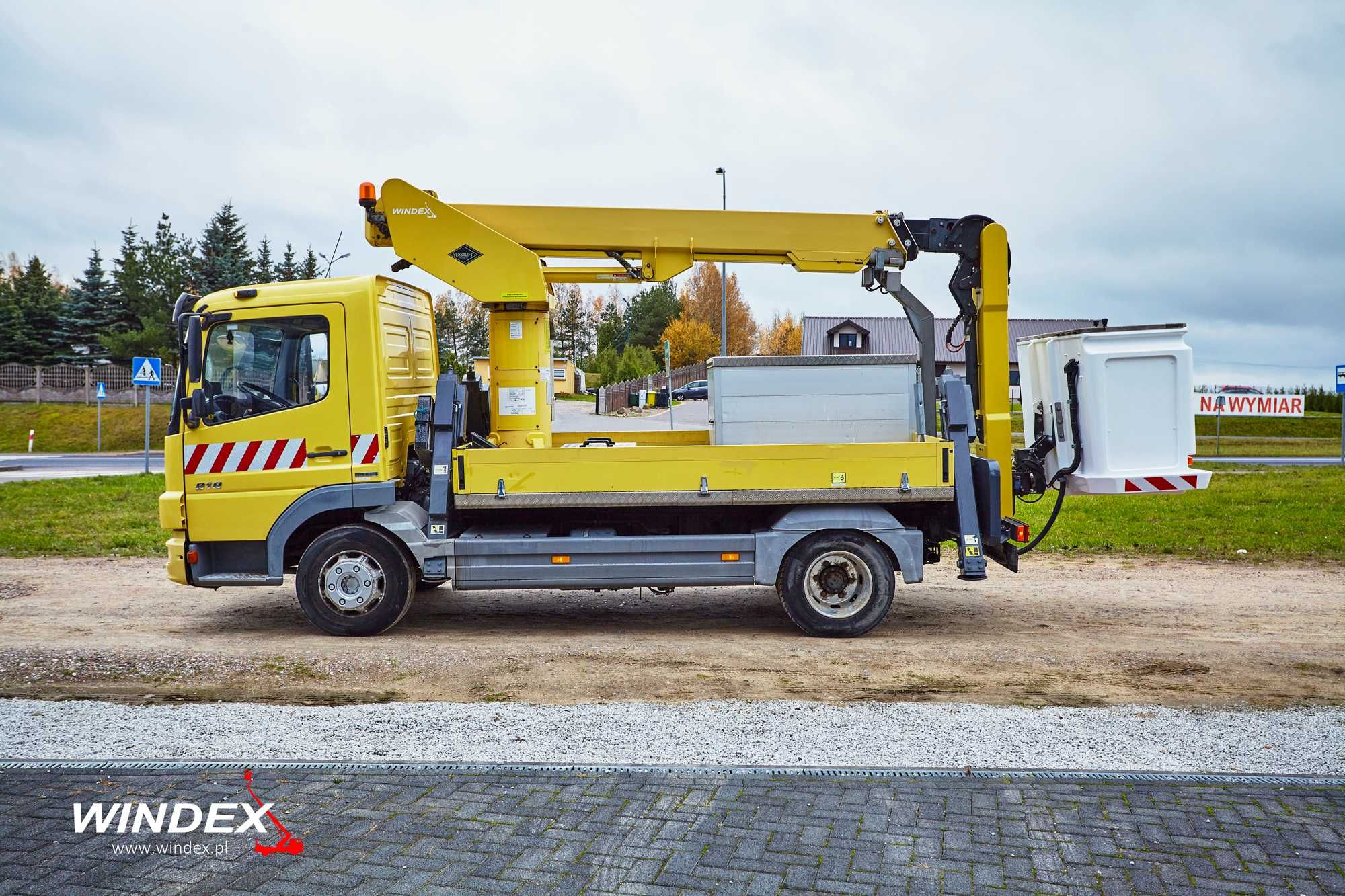 Podnośnik koszowy Versalift VT-51-NF z izolowanym koszem