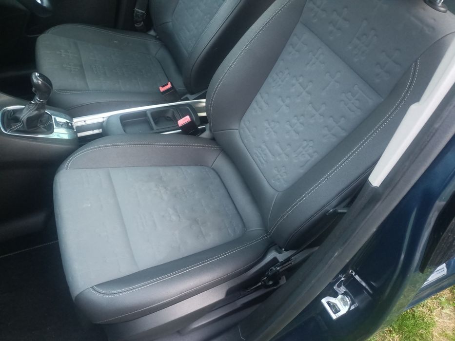 Fotele Opel Meriva B komplet foteli