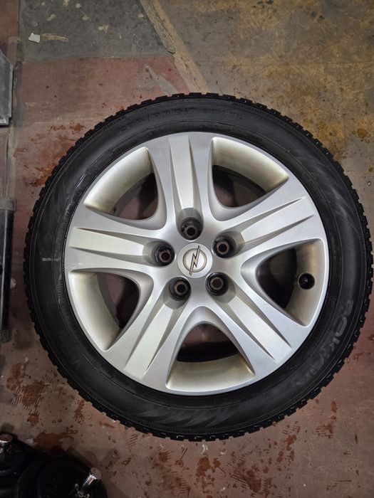 4 koła 17" - opony Nokian 225/50/R17, felgi strukturalne, kołpaki