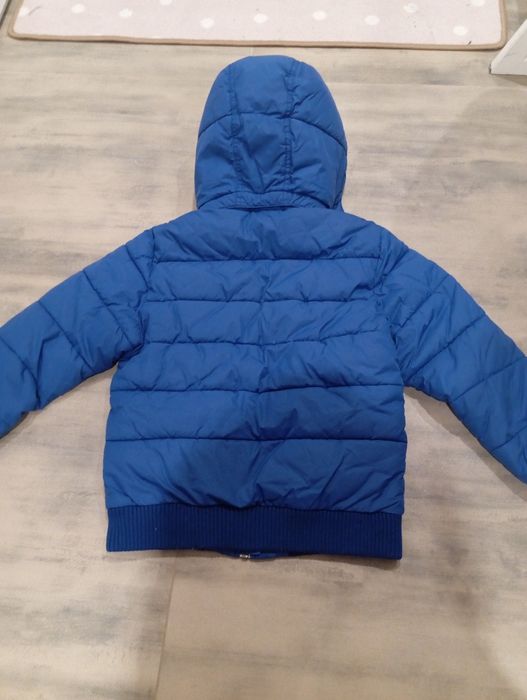 Kurtka chłopięca H&M w rozmiarze 140