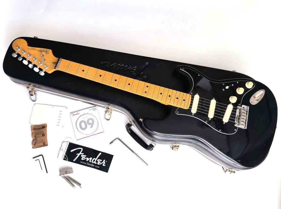 Fender® American Plus Stratocaster® w/D. Gilmour EMG SA '1990 Black