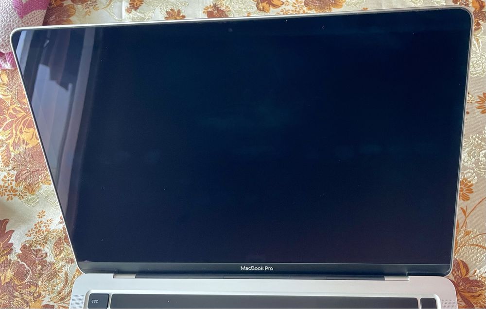 Macbook Pro 13 (Silver) M1 8 ram/256 gb
