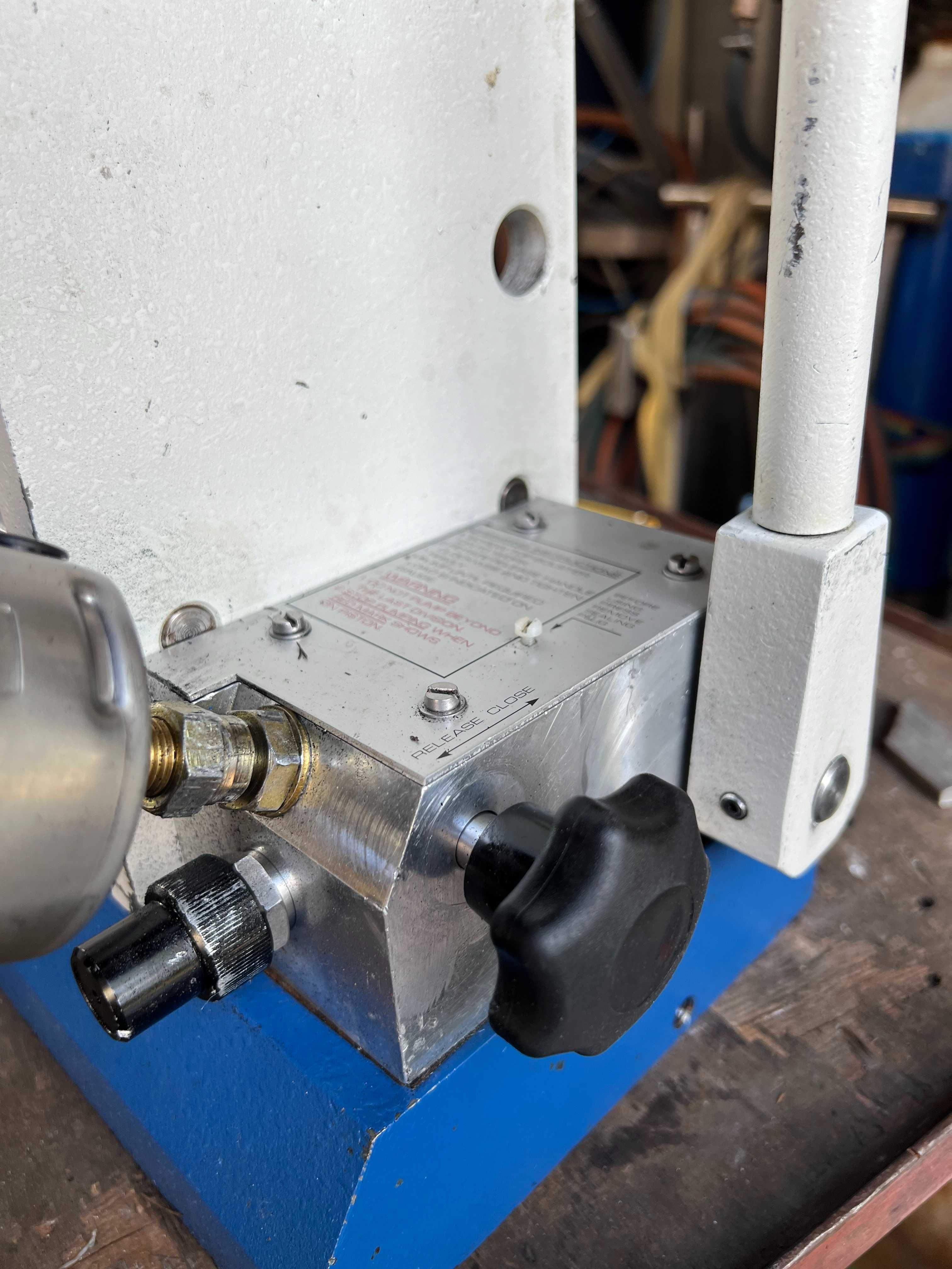 Prasa laboratoryjna 15T Specac