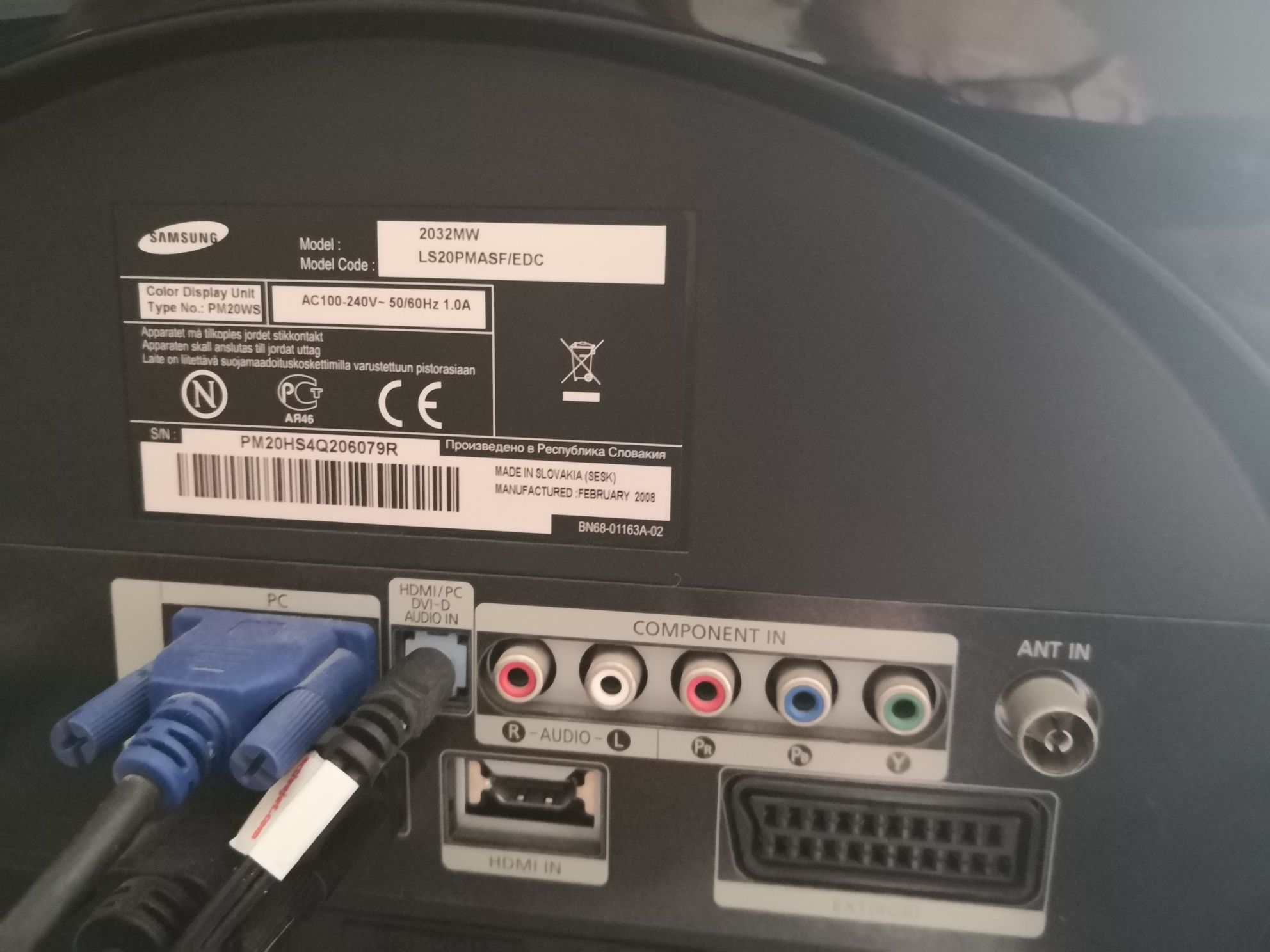 Komputer z monitorem