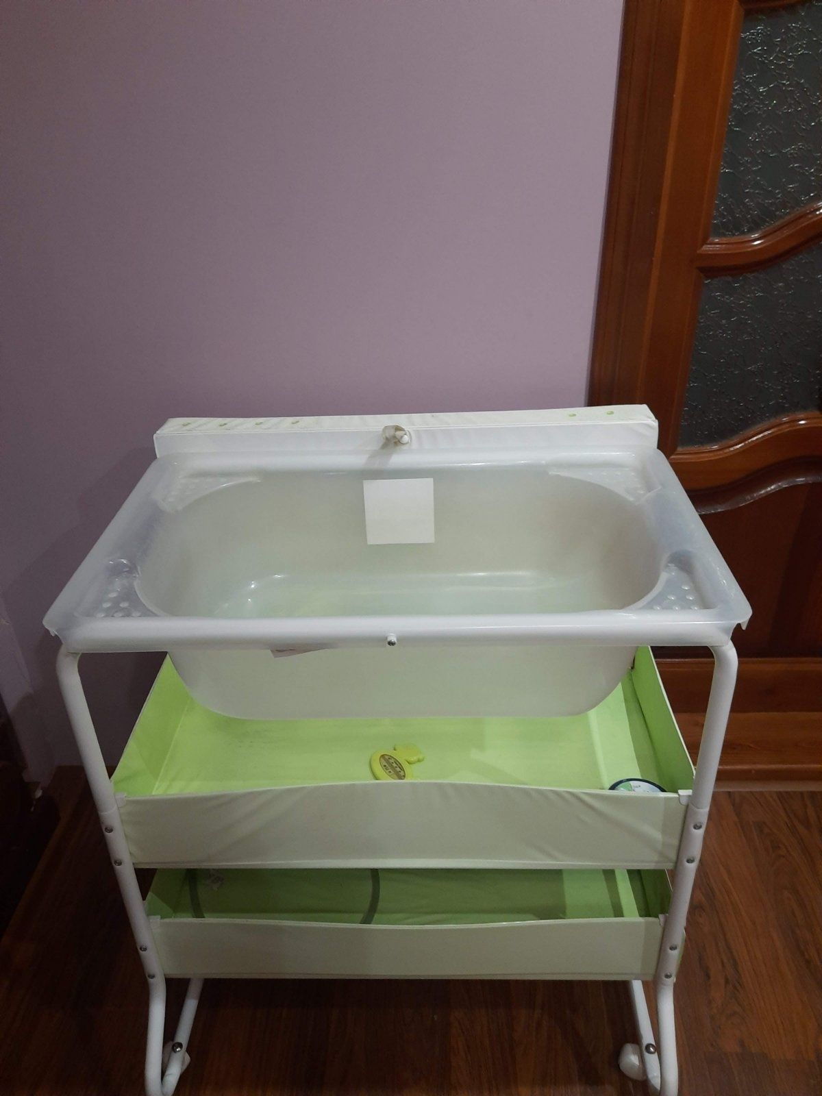 Пеленальний столик з ванночкою + гірка для купання