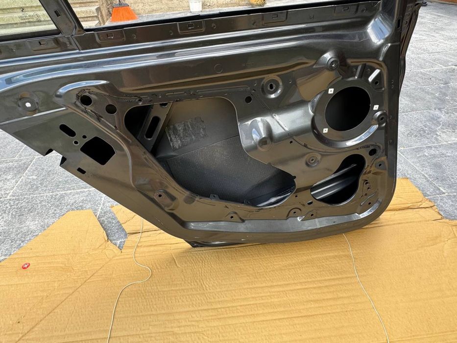 Двері дверка задня ліва під ремонт БМВ BMW 3 F30 2016 рест B39