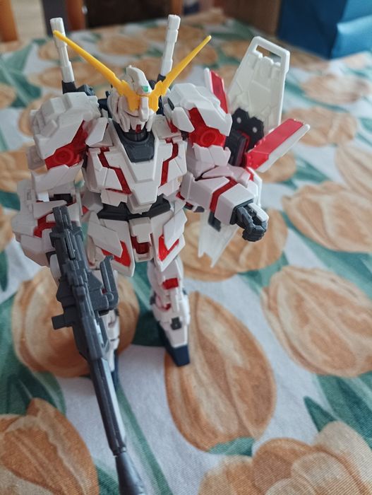1/144 Gundam Zero figurka