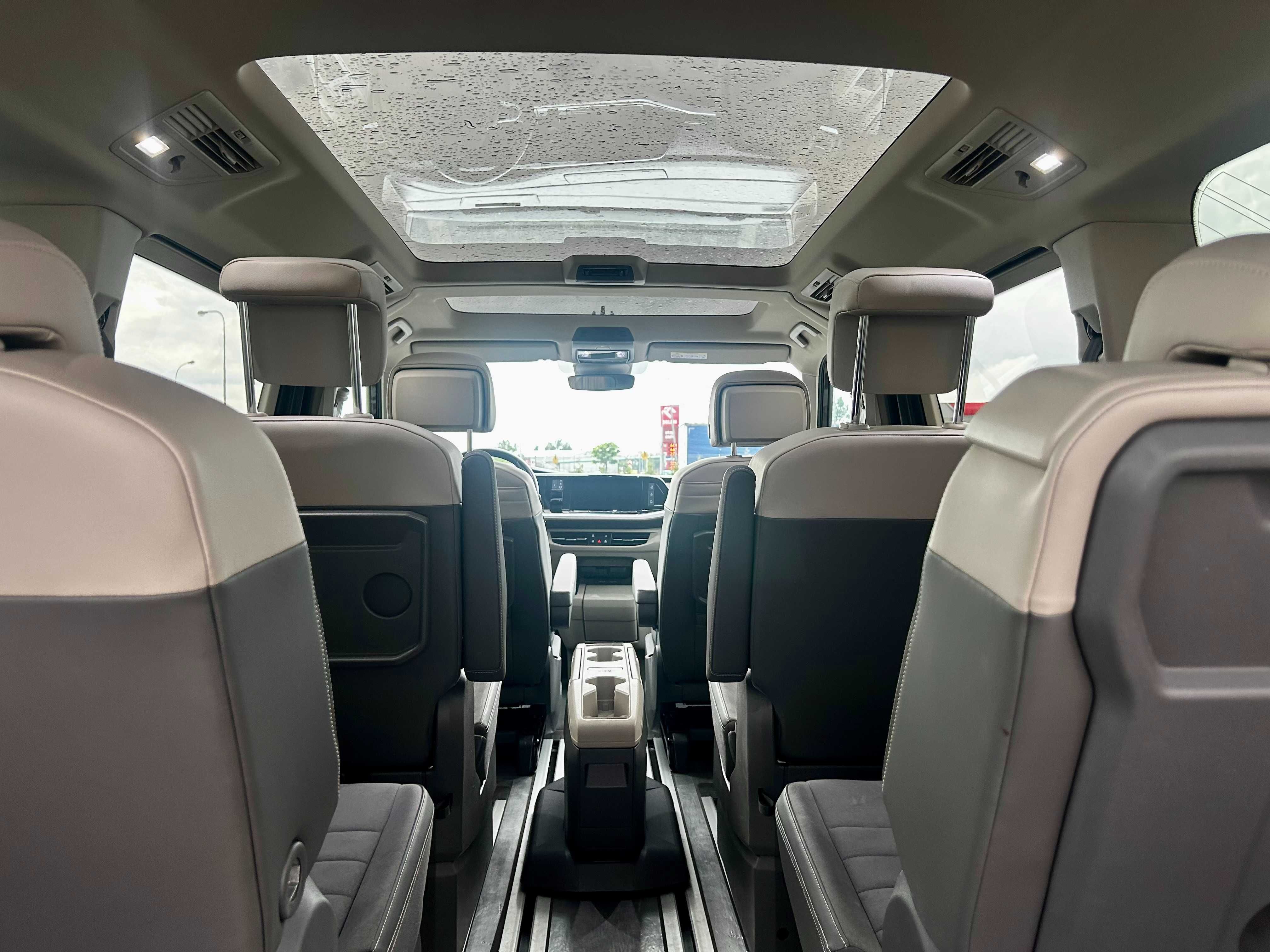 LAST MINUTE / Wypożyczalnia / Wynajem VW Multivan LONG / Transfer VIP