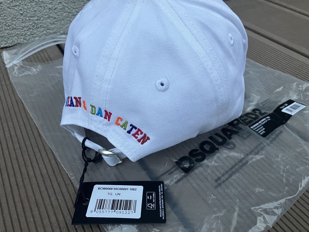 Dsquared2 luksusowa damska czapka Nowa White