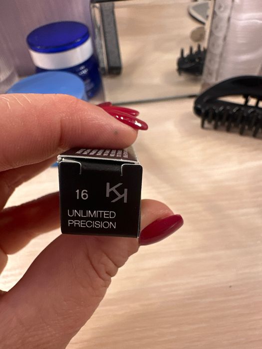 Підводка для очей чорна