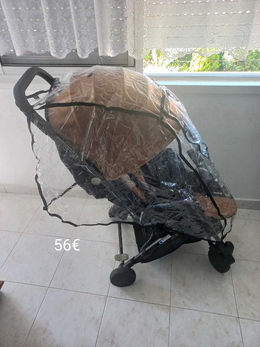 Carinho de bebe,  brinquedo