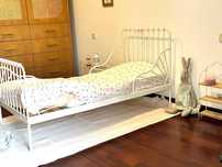 Cama extensível ferro branca ikea com colchão molas